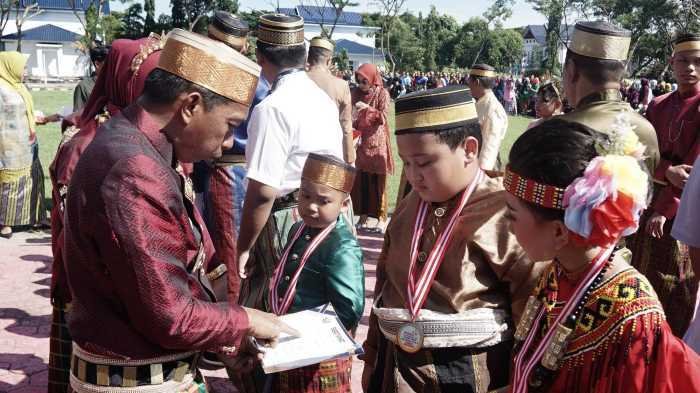 Bupati Syaharuddin Puji Guru di Sidrap, Tidak Ada Lagi yang Keluyuran
