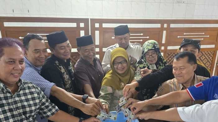 Gegara Menantu Amien Rais, Pengurus Partai Ummat Buang Kartu Anggota dan Bubar