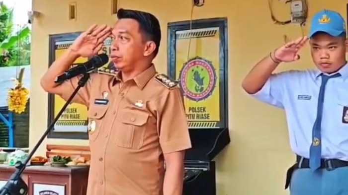 Hari Pertama Sekolah, Bupati Sidrap Pimpin Langsung Upacara Bendera Masa Penerimaan Siswa Baru