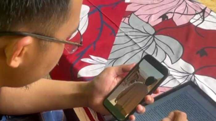 Guru Muda yang Kreatif Ini Dapat Jutaan Rupiah per Hari, Bagaimana Caranya?