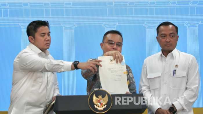 Prabowo Bebaskan dari Hukuman Tiga Direksi PT ASDP, Ini Alasannya
